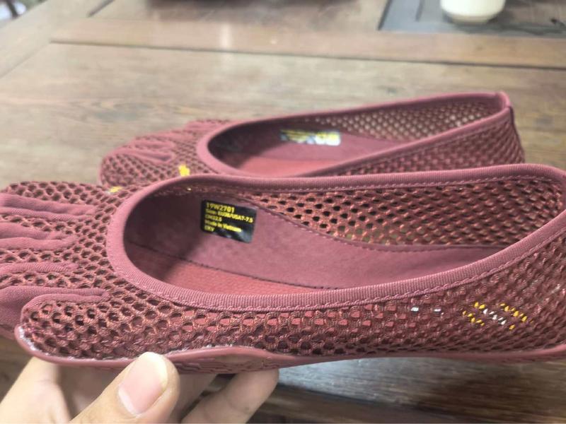 Classic Split-Toe Ballet Flats
