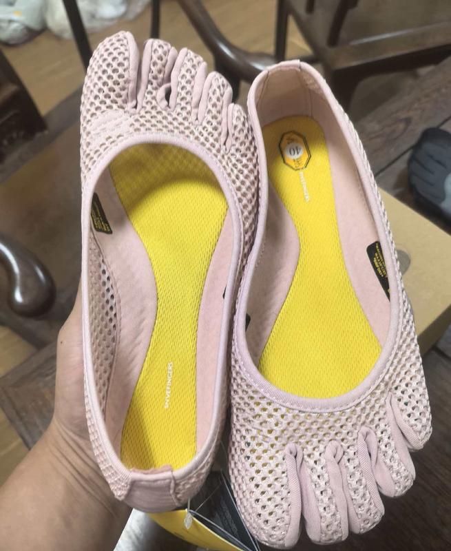 Classic Split-Toe Ballet Flats