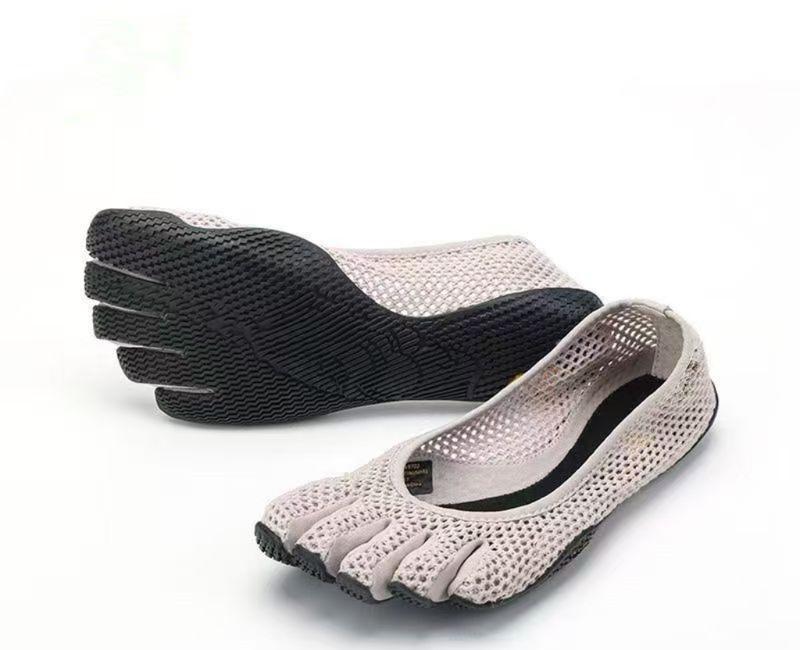 Classic Split-Toe Ballet Flats